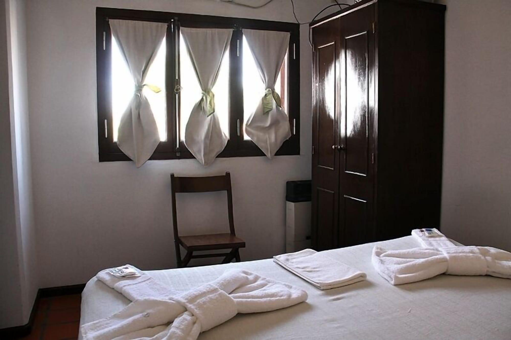 Donna Alda Hotel Салта Екстериор снимка
