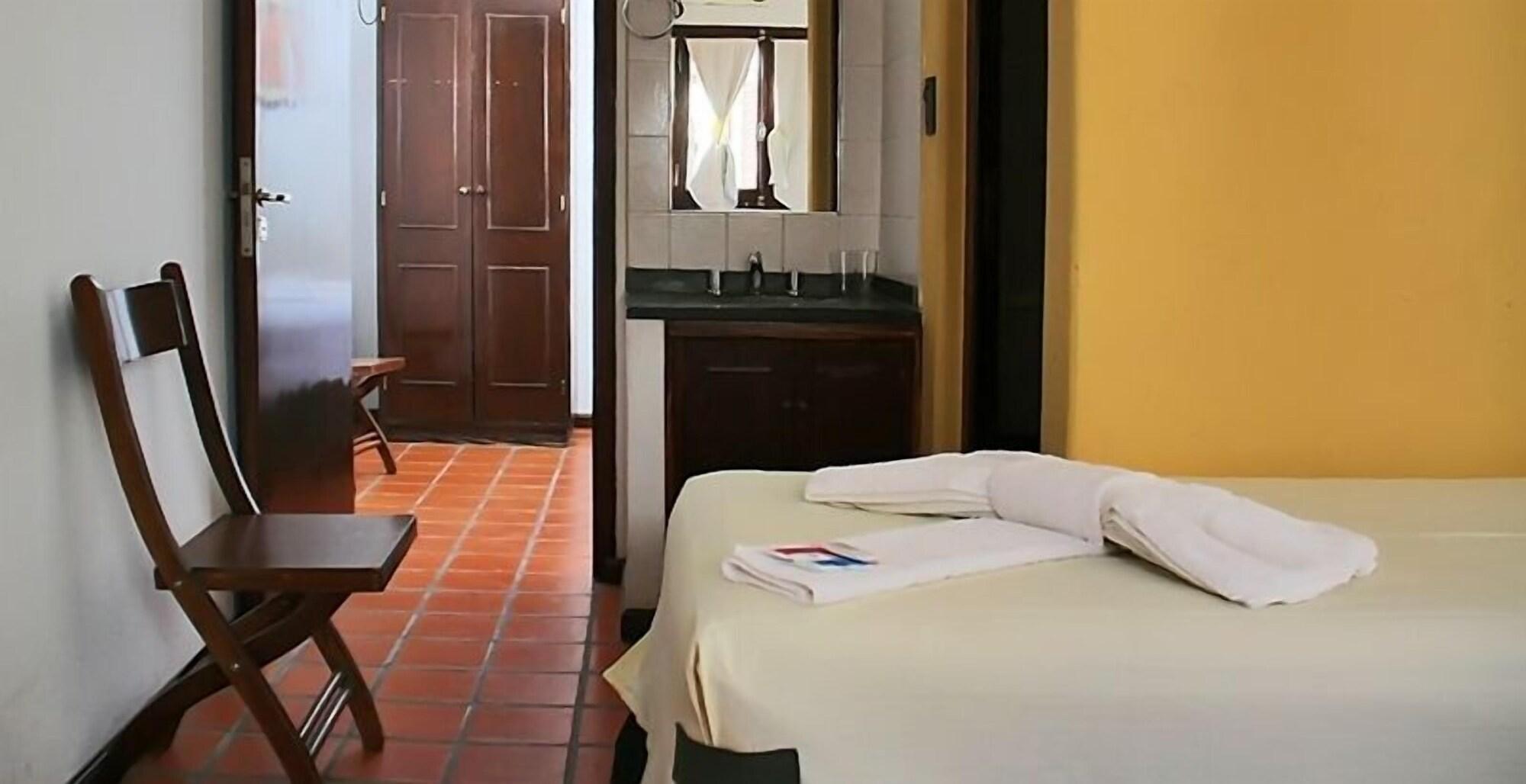 Donna Alda Hotel Салта Екстериор снимка