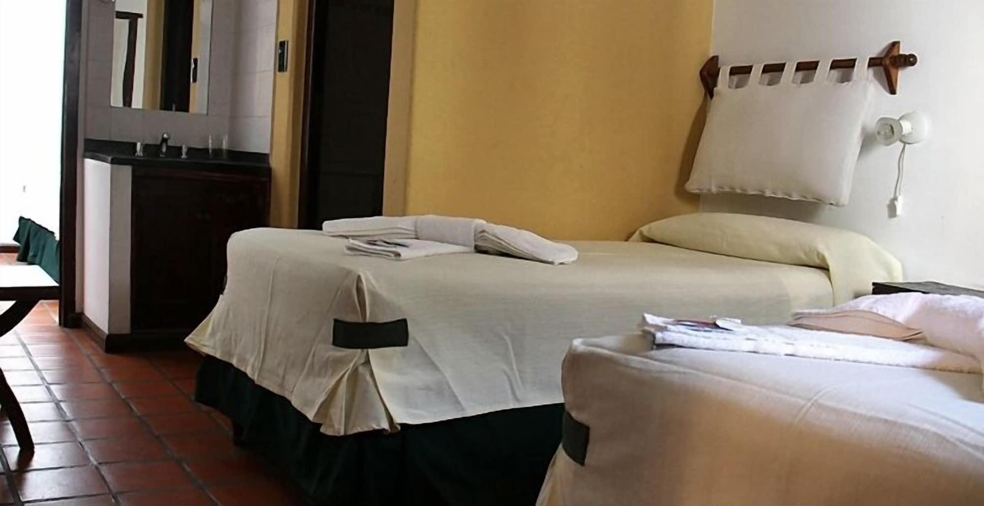 Donna Alda Hotel Салта Екстериор снимка